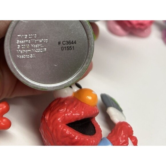 Sesame Street Workshop 9 Hasbro Hard Plastic Figures Grover Cookie Elmo Oscar - Picture 6 of 7